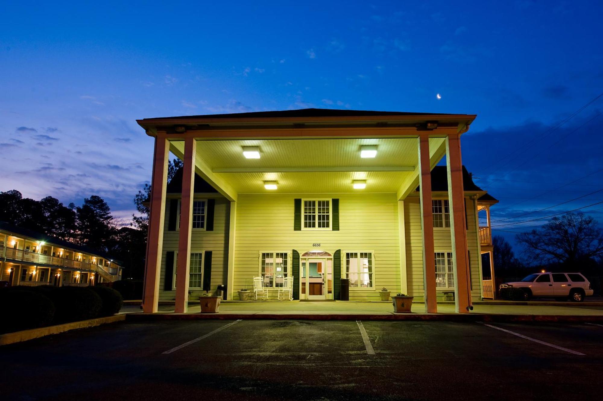 Plantation Oaks Hotel Millington Exterior photo