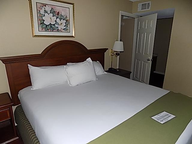 Plantation Oaks Hotel Millington Exterior photo